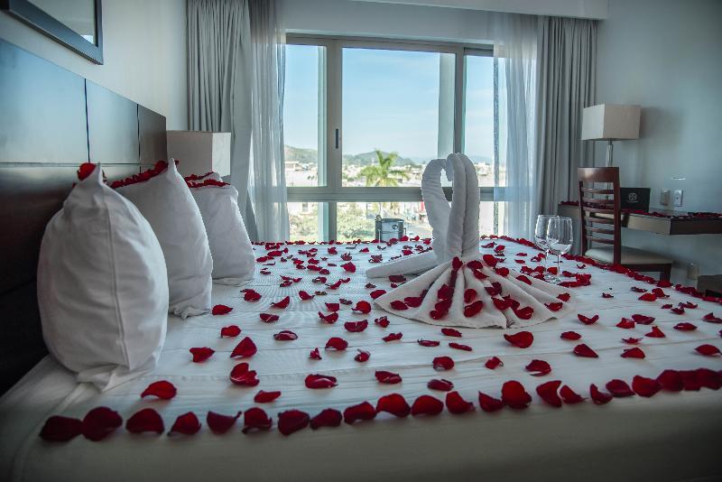 Hotel Fray Junipero Serra Тепик Екстериор снимка